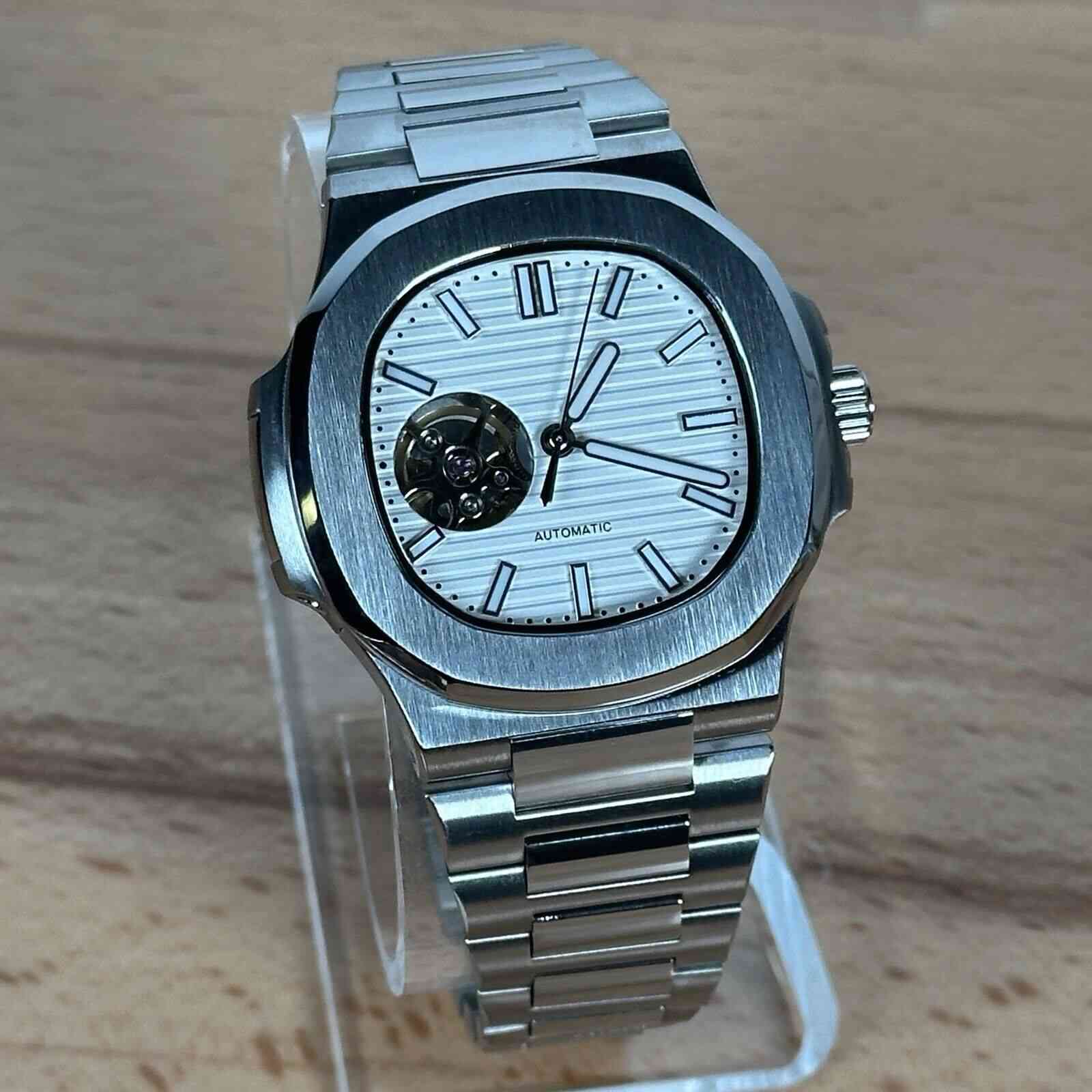 السلام عليكم
ساعات اوتوماتيك + كوارتز 
لمعرفه الاسعار او الحجز 
تفضل خاص او ويتساب *********** 
توصيل لكل العراق
