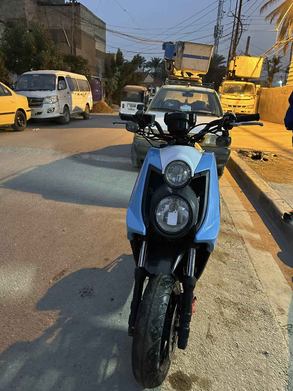 السلام عليكم
سكنس جبلي للبيع
الدراجه متعوب عليهه 
بيهه قبل فلاوين ازرق
بكلايت من الرمبة
كلجات رياضي امامي وخلفي شلعة ومعدل من الرمبة 
كشن مزود ازرق
قاعدة رقم زرگة 
الدراجة بلاديةة 
جاملغ امامي كاربون الياف 
للاستفسار التواصل على هذا الرقم:***********
