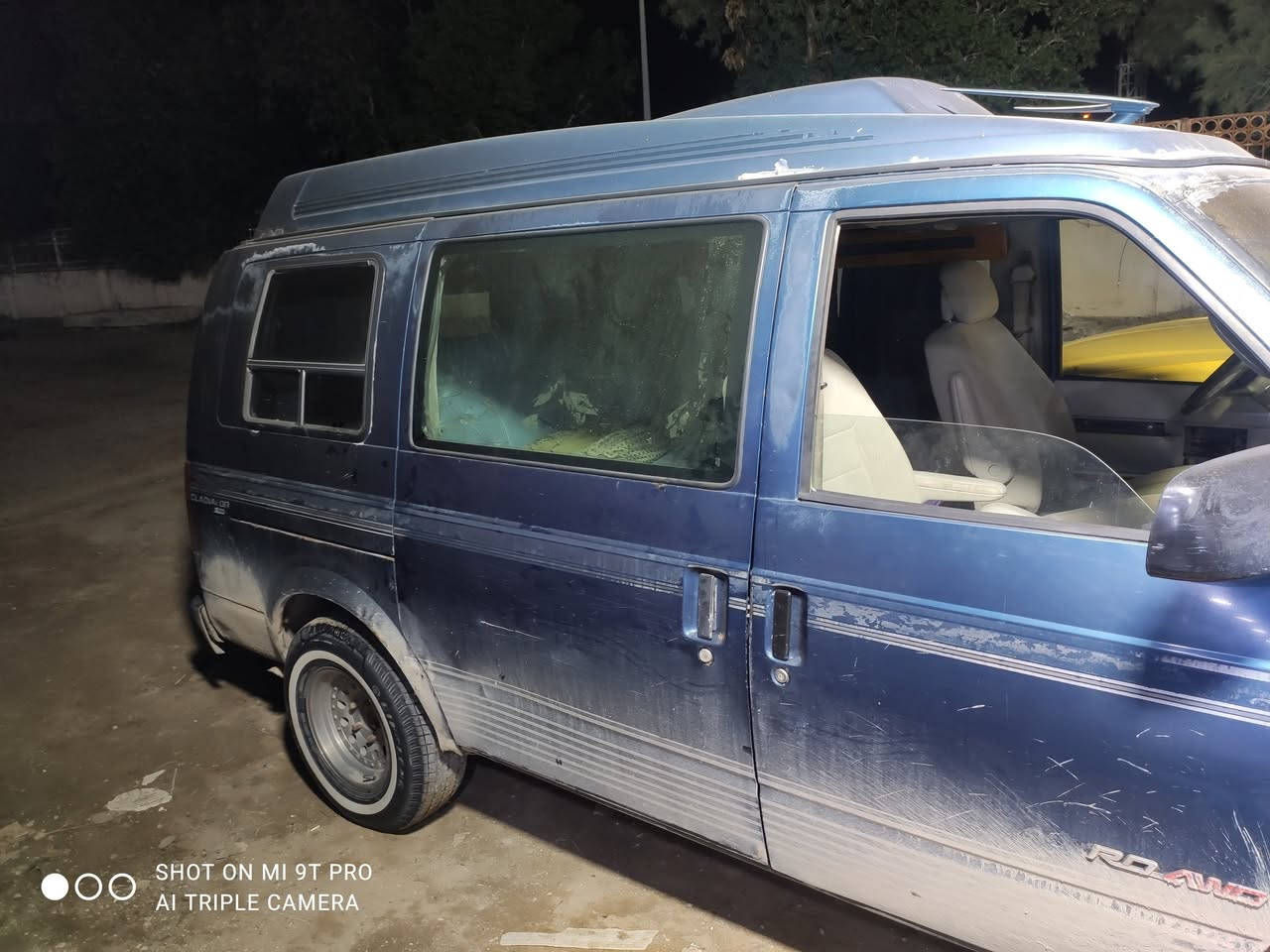 السلام عليكم. فان استرو  للبيع  45.مكانه بالبصره  ‏‪0770 623 2167‬‏
هذا رقم راعيها.  انه مكلف بالنشر.
