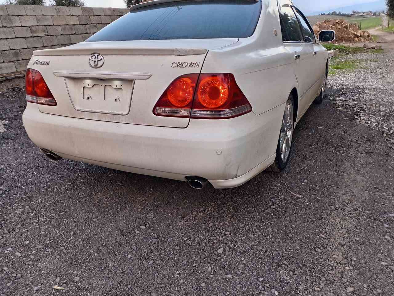 بەناوی خوای گەورە.
توێتاکراون شاهینە 2007گێڕگەورەی مەکینە بچوک ئاڵتونی بازاڕ جڵدو هیتەر ساج سور ئاوینە ئیشارت قەپات مۆسەڤات بێ سڵاید.کامل مەسروف کراوە مەکینەی بەشەرتی 100فیتەر تەقەوڕەقەی بەشەرت کارەبای هەمو گیانی بەشەرت برێکی بەسراوە سەیارەیەکی هەتابڵێی پاک وبێ مەسرەف  بێ بۆیاخ
ڕەسمی سۆنەریم داناوە 
شوێن سەیدسادق
***********
***********
