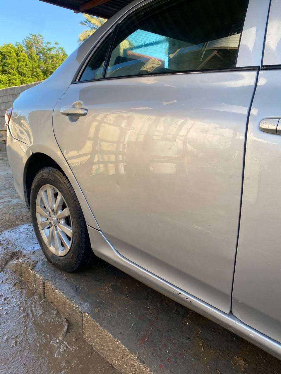 سلام عليكم للبيع كورلا موديل 2009السياره مصبوغه حزام بسمي رقم كربلاء رقم مميز السعر 100رقم الهاتف ***********
