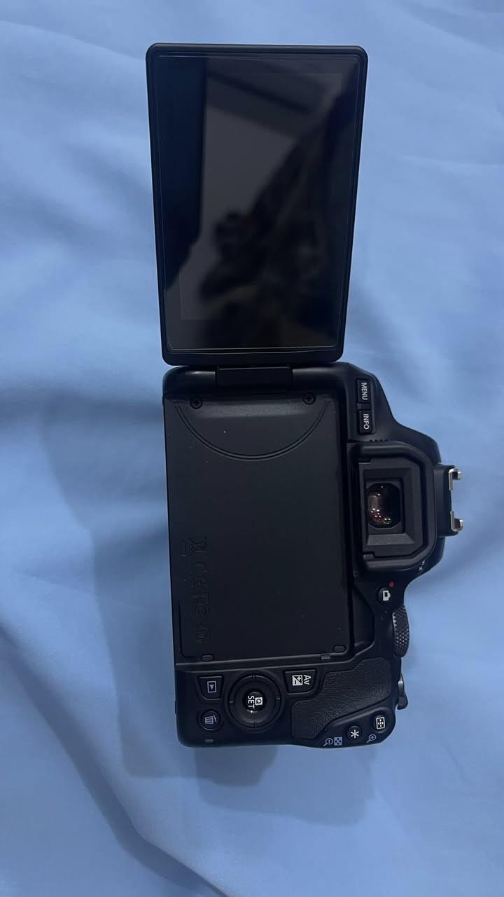 السلام عليكم
كامرا كانون للبيع 250D
الملحقات
تصوير صور+فيديو 4k
والشاشه قلاب
بطارية +حامل البطاريات+شاحنه+جنطه +حزام كتف+جلاتين+رام 64 كيكا+
عدسه mm55_18
سعر خاص
استعمال قليل كلش نضيفه %95
مكاني الكوت.. قضاء الزبيدية
توصيل موجود


**إذا كنت صاحب هذا الإعلان وتريد حذفه لأي سبب، رجاءا أرسل رسالة إلى الدعم الفني**