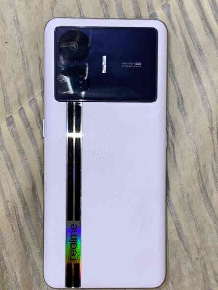 السلام عليكم جهاز realme GT Neo5 SE نظيف جدا استعمال شخصي ومثل ما موضح بالصور الضهر اقماش مرغوب الجهاز مشتري ب 600 الف من الشركه يشحن خلال دقائق فول ويكفيك اكثر من يوم استخدام متواصل يدعم احدث الالعاب بسلاسه الجهاز بي هواي مميزات تكدر تستكشفهن بنفسك  مساحته 1 تيرا 
يجي ويا شاحنته الاصليه 100 واط
و كارتونه سعره 400 الف او لو عندك ايباد ابل اراوسه للتواصل خاص او واتساب ***********
مكاني البصره الزبير
