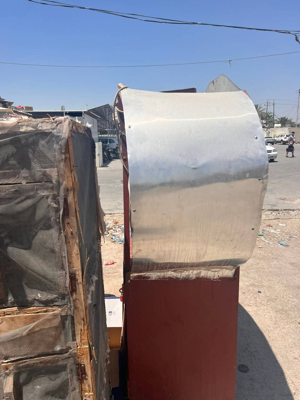 السلام عليكم مكينة حب للبيع جديده والجدر والموطور جديدات وكهربائيات كامله وبيها جام خانه اضافيه مال جبس او حلويات المكان الكراج الموحد الوسطاني للاسفسار اتصل على هذا الرقم *********** السعر 275$ وبيها مجال شي قليل
