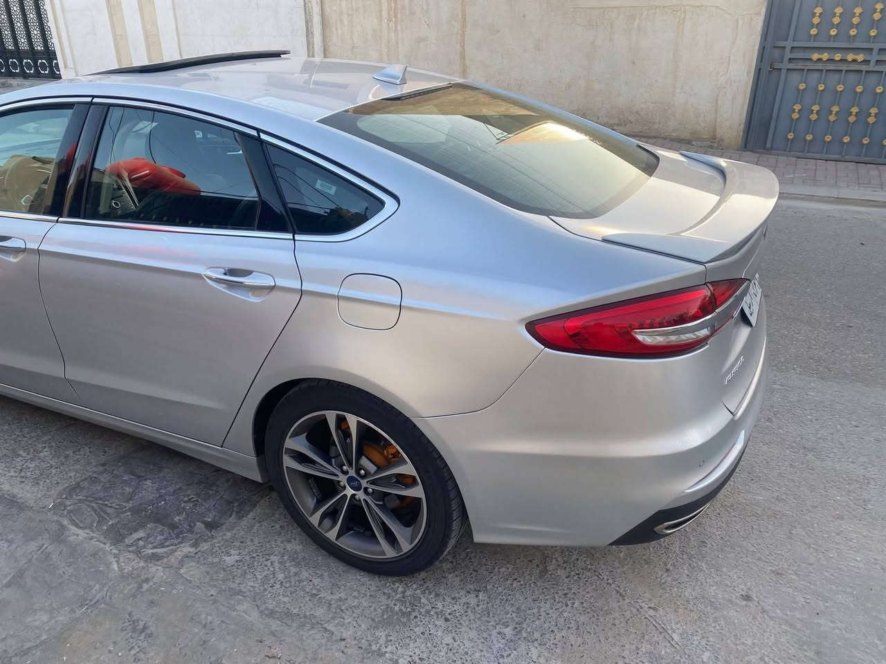 السلام عليكم من رخصة الأدمن مكلف بالنشر فورد فيوجن تيتانيوم 2019 مكينة 2000 تيربو حادث بدون دواخل السعر 120 وبيهة مجال بسيط مكانه الرمادي رقم صاحبة ***********
