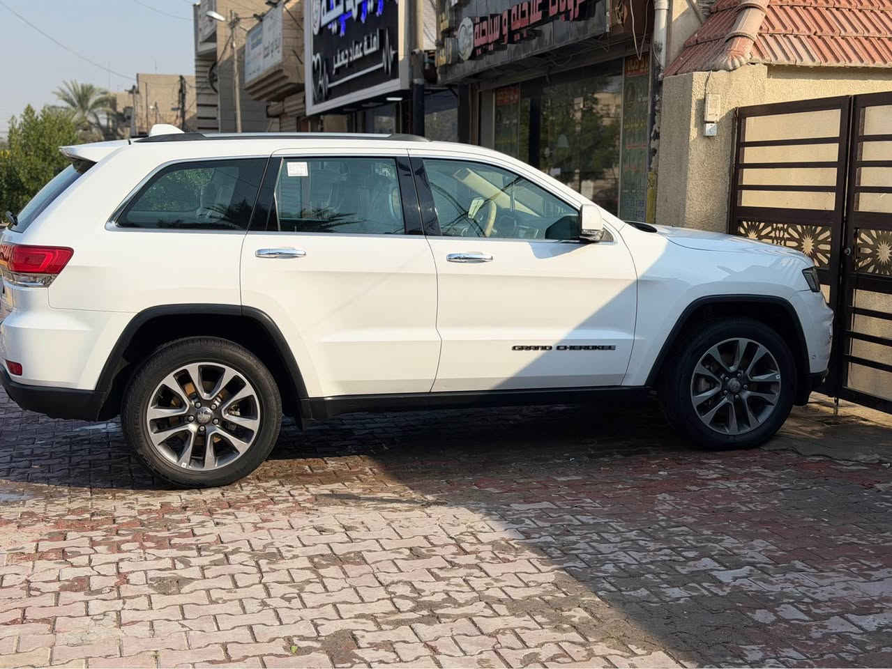 السلام عليكم سياره جيب خليجي 2018 ماشية 58 سياره جديده بأسمي فول موصفات لمتد واحد على واحد كشنات امامي خلفي تبريد وتدفى حساس امامي خلفي  كراسي كهرباء جنطه جكات  سياره هواي بيها موصفات صدر جديد كله جديده السعر 23500  وبيها مجال بغداد الكاظمية
***********
*********** بغداد, العراق
