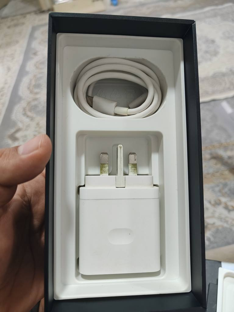 realme gt3
زاکیرە 1024 گێگا یەک تێرا بایت 
ڕام 16
بارگاوی کەرەوەی 240 وات لەسفرەوە بۆ سەد بە 12 دەقە شەحن دەبێتەوە
شاشە ئەمۆلید  144 هێرتز
سناپدراگۆن   8gen 1plus
توانای ڤیدۆ تۆمارکردنی هەیە بە 4k 60fps
نەکراوەتەوەو هەواش نادا کامل ئەشیایە بۆ فرۆشتن و گۆڕینەوە بۆ پەیوەندی  *********** یان لە چات لە خزمەت دام كويسينجاك, أربيل
