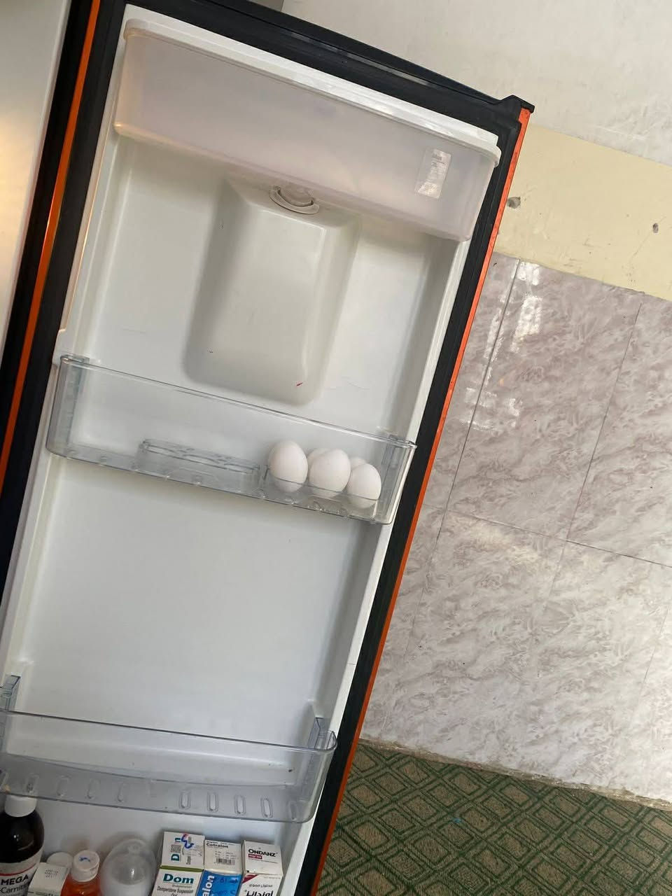 اثاث منزلي مستخدم وجديد الكرمه شارع 20 قرب مطعم جكن المميز ***********
