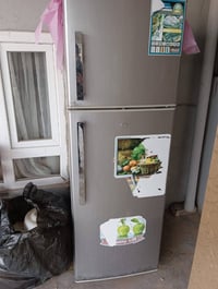 تلاجه للبيع شرط مابي عيب سعر150الف وبي مجال 07703338267