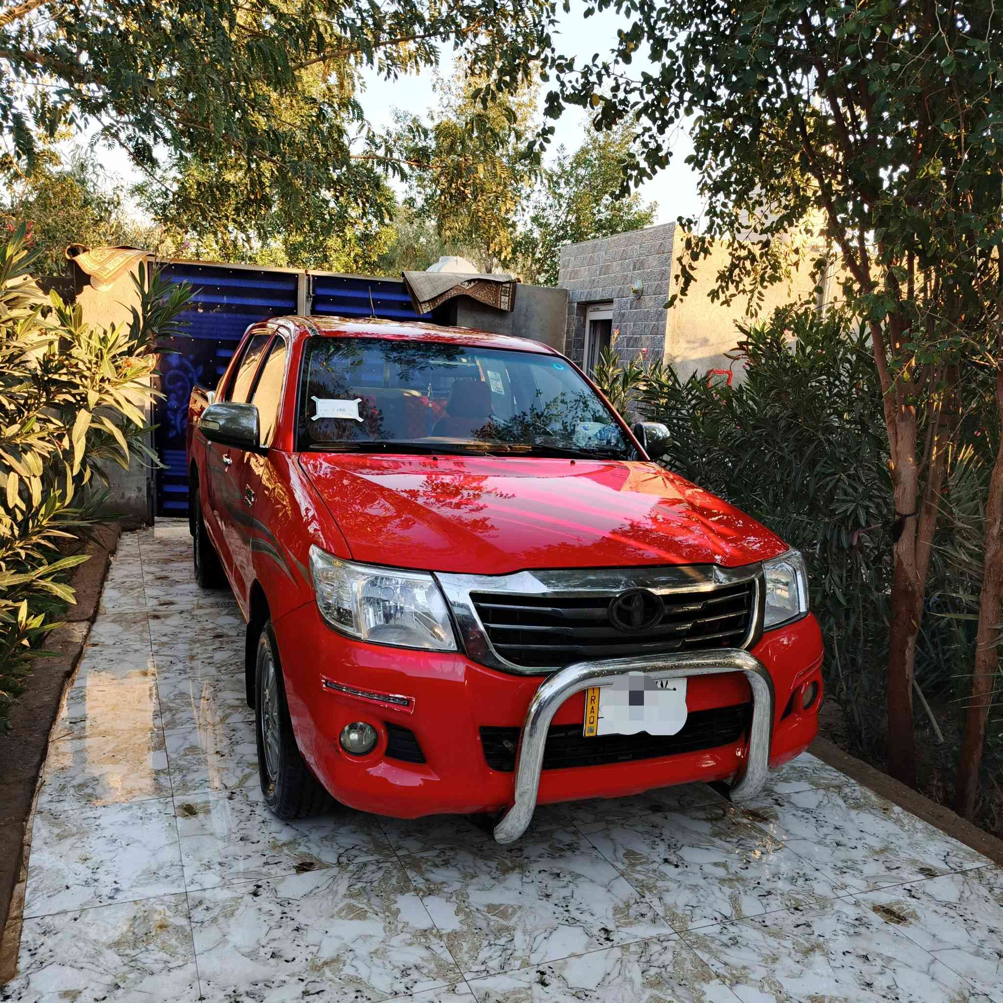 للبيع هايلوكس دبل قمارة موديل 2015 گير عادي رقم ميسان بااسمي ماشية 100 الف حقيقي سيارة جديدة بمعنى الكلمة گير مكينة تبريد تتدفئة كلهن جدد استخدام للبيت فقط بيها بارد وبيهار شخوط قليلة وبيهار سونار مرفق بالصور سنوية تنتهي ب 2028
السعر 240 وبيها مجال 
مكان السيارة ميسان ناحية السلام 
رقمي ***********
