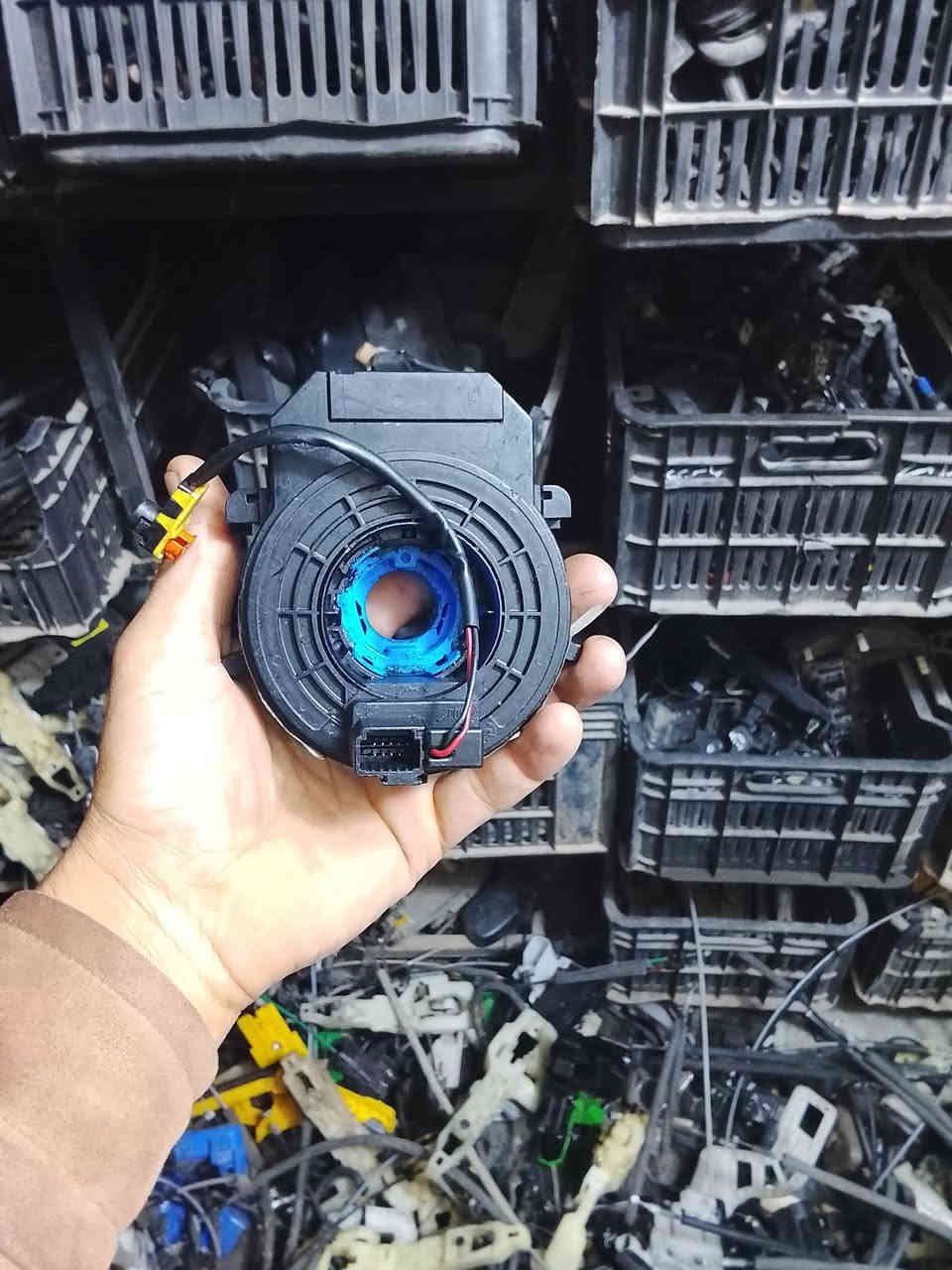 مجمع سيد امير الهماشي 
قطع غيار جميع انواع السيارات الكوريه تفصيخ 
العنوان كوت داموك حي الصناعي المعارض القديمه
***********
