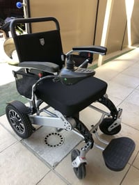 كرسي كهربائيّ شحن مشترية 975 دينار استخدام قليل    🔺يتميز الكرسي بموما...