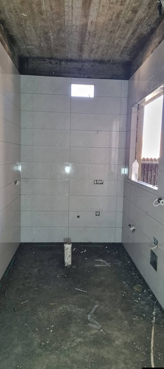 اسطه  سيراميك بورسلين
ارضيه وجدار
كوبنات
تغليف واجهات
متفرغ للعمل حاليا شغل ليزر
للاستفسار 
واتساب 
***********
***********
