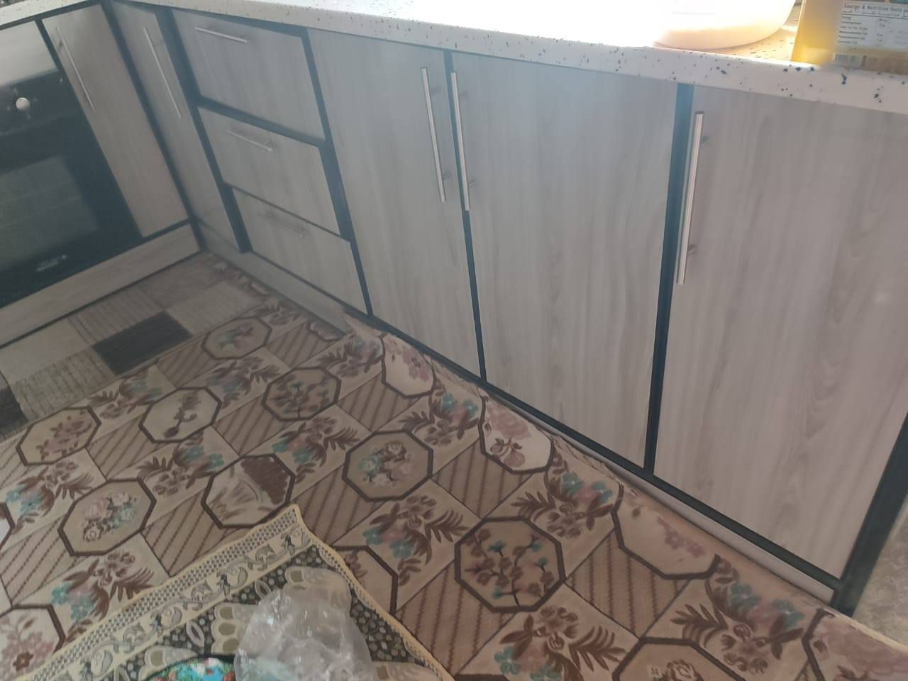 كاونتر المنيوم للبيع تسع متر للاستفسار اكثر الاتصال على الرقم ***********
