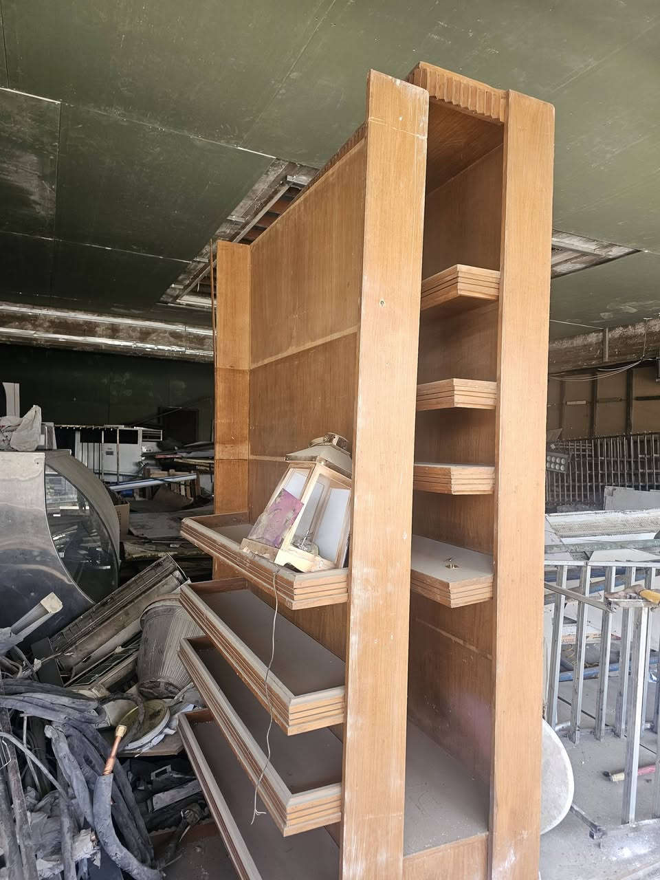 ميوزة خشب وستاندات للبيع في المنصور
***********
وايضا موجود حديد
