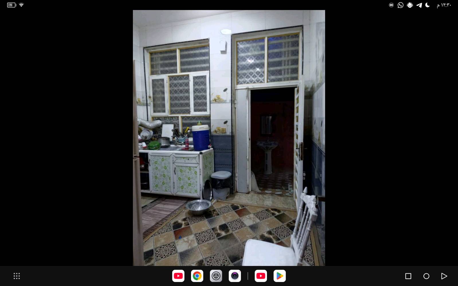 السلام عليكم بيت زراعي للبيع
بناء حديث المساحه 140 في ناحيه زديناويه شارع ابو مهدي المهندس يحتوي البيت على غرفه واستقبال وصاله ومطبخ وصيحات داخليه و خارجيه  بناء طابوگ ويوجد اطاله صطحيه علا البستان
