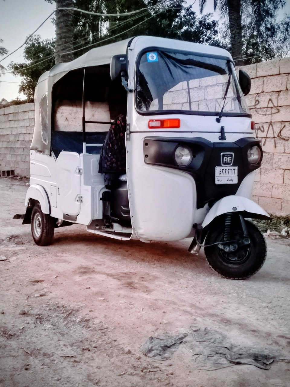 سلام عليكم تكتك واحد وعشرين ااكشر والنصبة كدامك تكتك حلوة العنوان بغداد المعلمين (السعر8)وبيهة مجال الرقم ***********
