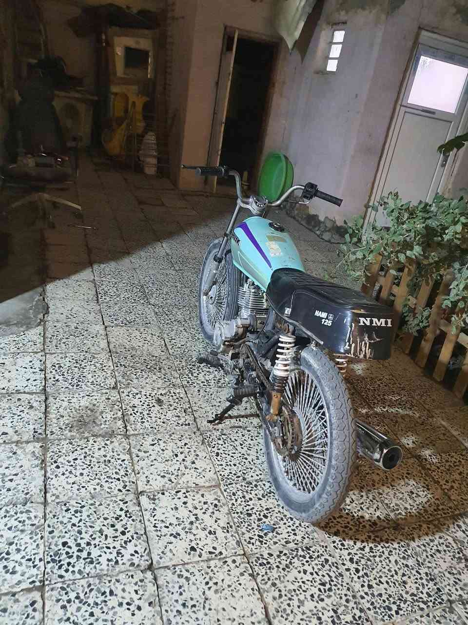 السلام عليكم شباب دراجه خمسه كير كلك كلك  الدراجه نشطه كلش وحلوه مكينه مفتوحه كله جديد السعر 250وبيها مجال عنوان كوفه سهله حي العسكري رقم الهاتف ***********
