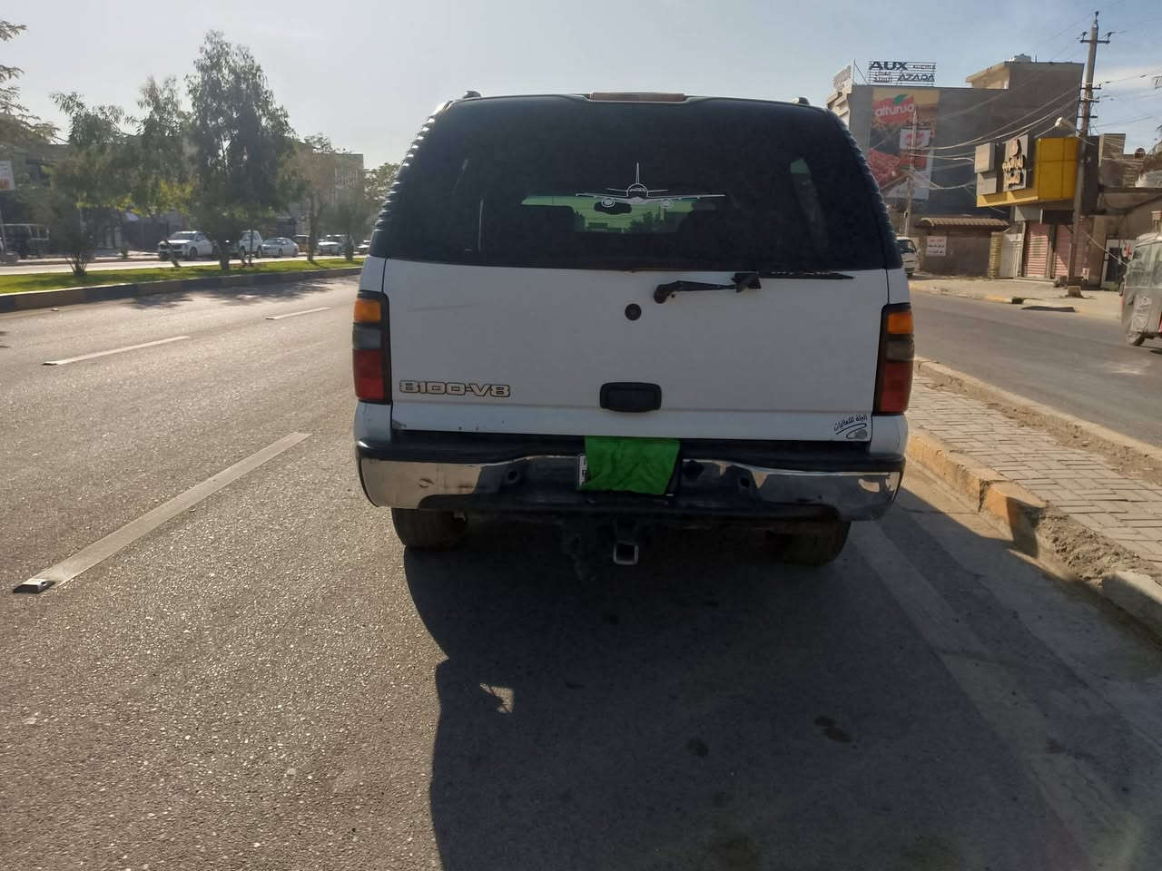 السلام عليكم ورحمه الله وبركاته من رخصت مدير الكروب المحترم سياره موديل 2002 فحل 8 برقي مكفولة من كل عيب رقم بغداد نكليزي لى 2030 بسمي شرط التحويل مكاتبه مروري مكينه 5300 كير 1000 كفاله تخم تايرات وباتري و دينمو و ضفيره جدد قبل 20 يوم شادهن و تبريد شغال حداديه خير من الله سياره مكفوله من الكص ونقل الجثة 
ومن الحادث اكرر وكول سياره مكفوله شرط التحويل 
مكان السيارة بغداد الزعفرانية أربع شوارع 
السعر 110 بيها مجال الطبيين و عذرا على الإطالة 
***********
