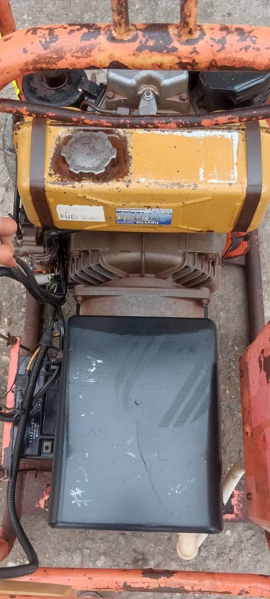 سلام عليكم 
للبيع مولده حاويه  ياباني روبن سيبارو   5 كيفي راس التوليد ايطالي كلهه بلاد مملعوب بيهه تشتغل سلف + حبل 
العنوان كربلاء 
***********
