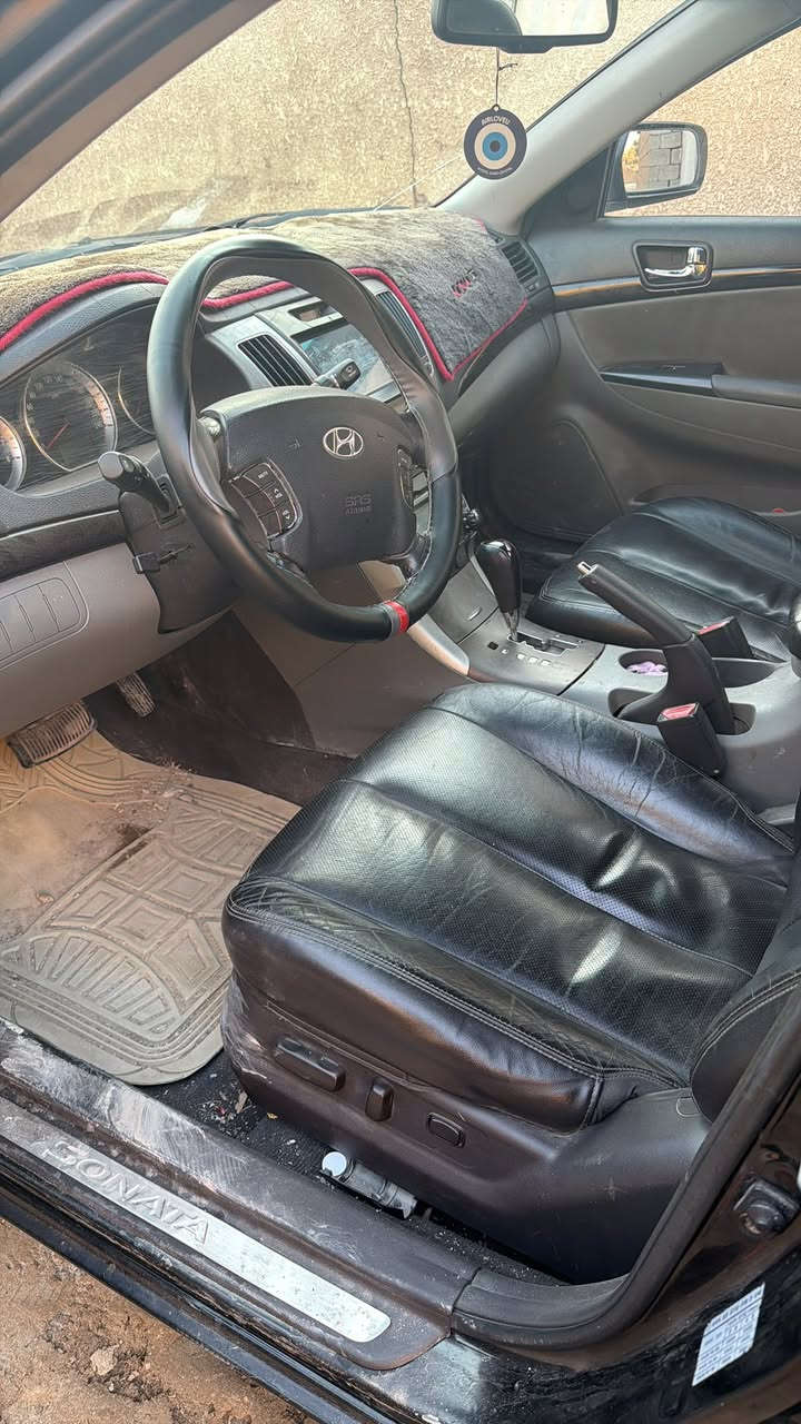 سوناتا موديل 10دخول جديد كص جنطه مكينه وكير وحداديه كله جديد تتفئه تبريد بدون ظربه سياره تخم تاير باتري جديد رقم وسنويه شرط اصلي طبق الاصل عشاصي  كهربائيات كلها شغاله تتفئه بلكشنان كشن كهرباء تحكم ستيرن داخل جلد فول عده الفتحه مكاني بغداد السعر 45 وبيها مجال كلش قليل ***********
