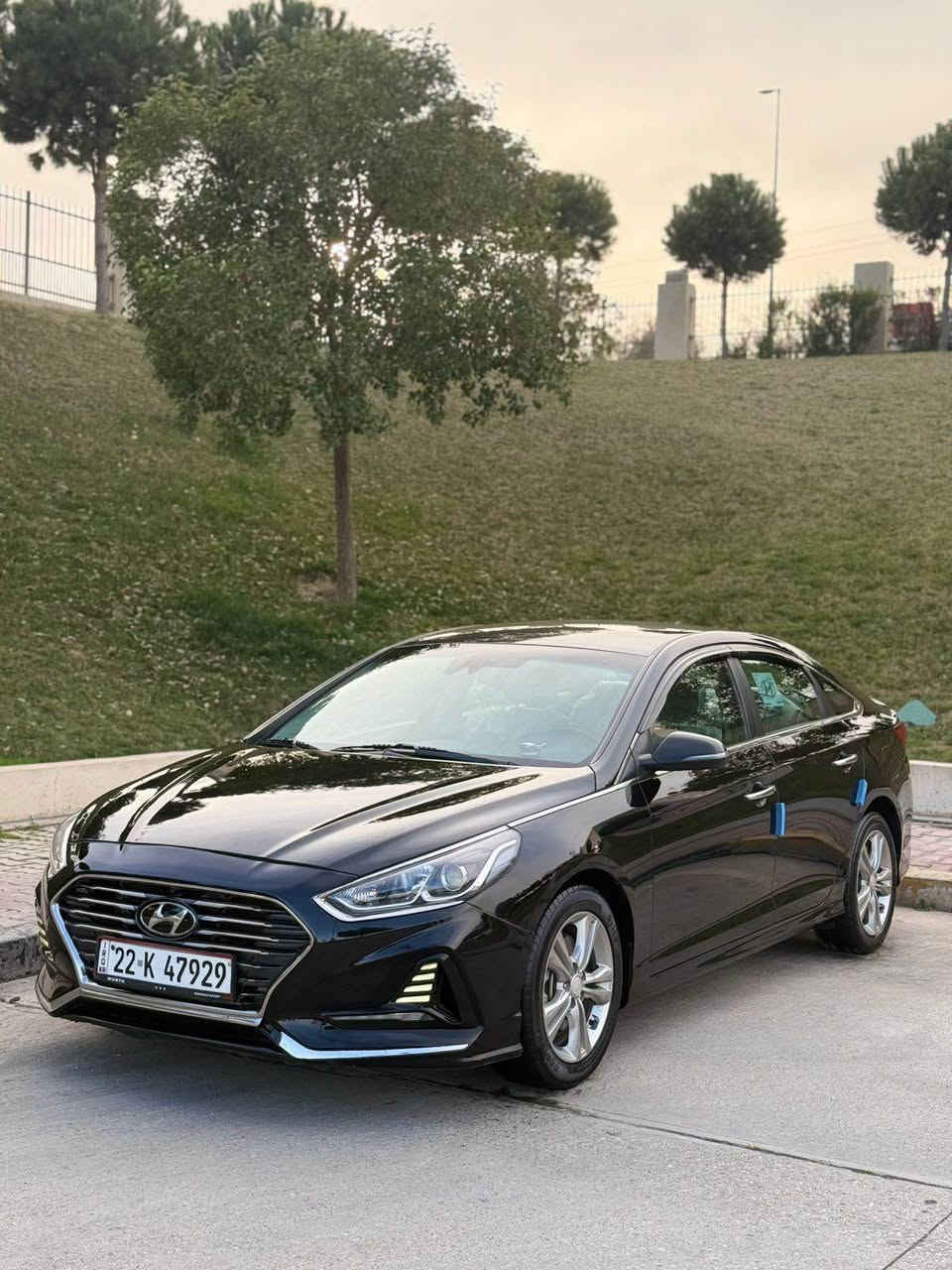 hyundai  sonata 2018

هۆندای سۆناتا مۆدێل  ٢٠١٨ 

فوول فول مواسەفات بەس سڵاید نییە 

مواسەفات : 
ناو سپی 
بەسمە 
درگا بەسمە 
برێک بەسمە 
ڕادار 
ڕاداری خەتی جادە 
ڕاداری ئاوێنە ناوچەی کوێر 
سوکان ڤۆلیۆم 
تەحدید سورعە 
شاشە گەورە 
ئەپڵ کار پلەی 
کامێرا 
حاسە 
کوشن کارەبا 
کوشن هیتەر 
ئۆتۆ هۆڵد 
٣ مۆدی لێ خوڕین ( ئیکۆ - نۆرماڵ - سپۆرت ) 
لایت لید و زینۆن و ئۆتۆ 

زۆر مواسەفاتی تر 

سەنەوی و ڕەقەی تازەیە تا ٢٠٣١ 
بە ناوی خۆمانەوەیە تەحویل و وەکالەت بە شەرت 
سەیارەکە زۆر تازەیە تەنها ١١٥ هەزار ڕۆشتووە 
مەکینەی نەکراوەتەوە بە شەرت 
مەکینە ٢.٤ دوش GDI مەرغوب 
بەس بۆنیدی بۆیاخە بێ ناوگرتن بە شەرت 
شانسی و بەتانە و سەرە دەبڵ بە شەرت 

نرخ : 135$ و معامەلەیەکی برایانە 

📞 0772 531 4474 
==============================

hyundai  sonata  2018  

هونداي سوناتا   
موديل ٢٠١٨
ماشي ١١٥
سنوي رقم هزة جديدة  ٢٠٣١
سيارة بي اسمي  بشرت تحويل وكالة نفس اليوم
سيارة بس بونت صبغ بدون دواخل 
محرك ٢٤
گير محرك بشرت  مامفتوح

فول مواصفات ما عدا فتحة
بةسمة 
رادار امامي
مرايات رادار 
خت شارع
كشن كهربا
كشن تدفية
تحكمات ستيرن
شاشة 
كاميرا
كار پلي
اوتو هولد 
سايد بريك بسمة
لايد ليد + زينون
بعد هواية مواصفات

مكان سيارة داخل سليمانية

📞 0772 531 4474 السليمانية, العراق
