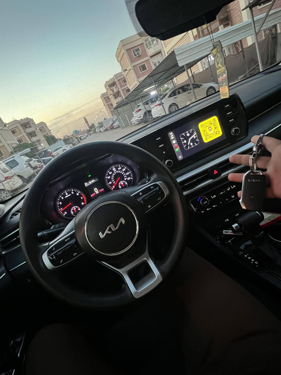1.6L
🚘 المواصفات:

* محرك 1600 سي سي تيربو اقتصادي وقوي

* ناقل حركة أوتوماتيك

* تشغيل بصمة ودخول ذكي (Smart Key)

* شاشة معلومات وترفيه كبيرة

* كاميرا خلفية

* حساسات أمامية وخلفية

* رادارات أمامية وخلفية

* نظام القيادة شبه الذاتية (Lane Following Assist)

* مثبت سرعة ذكي (Smart Cruise Control)

* نظام المحافظة على المسار

* نظام التحذير من الاصطدام الأمامي

* بريك تلقائي أمامي وخلفي

* نظام مراقبة النقطة العمياء

* تنبيه حركة المرور الخلفية

* إنارة LED أمامية وخلفية

* جنوط ألمنيوم رياضية

* نظام ABS وESP للثبات الإلكتروني

* وسائد هوائية متعددة

* مكيف ممتاز

* سيارة نظيفة جدًا وخالية من الأعطال

💰 السعر المطلوب: 16,500 دولار قابل للتفاوض بالمعقول


**إذا كنت صاحب هذا الإعلان وتريد حذفه لأي سبب، رجاءا أرسل رسالة إلى الدعم الفني**
