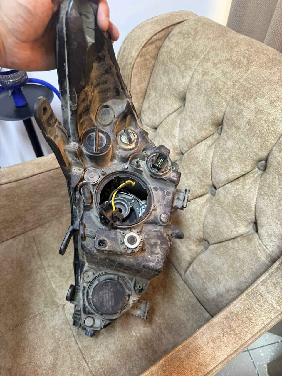 السلام عليكم غراض سنتافي
لايت سنتافي مضلع
جهة السائق 
اصلي وكلش نظيف 
ومراية جانبية اصلي خليجي الجهتين للبيع 
اللايت سعرة 100 آلف المرايات ثنينهم ب 40 الف 
ابيعهم سوة 
مكاني بغداد مجمع بسماية السكني 
رقمي ***********
