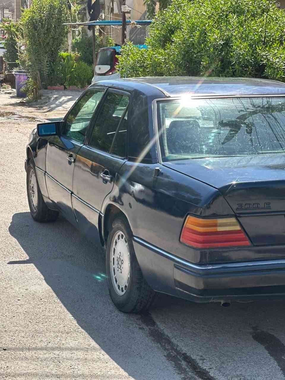 مارسدس دب 3000 كير ومحرك وتبريد خير من الله قواعد دبل سليمه بدون تعمير بدون ضربه سياره نضيفه رقم بغداد تخم تاير جديد 
مكانه بغداد الجديده للاستفسار اكثر اتصل 
***********
***********
السعر 50 وبيه مجال بغداد, العراق
