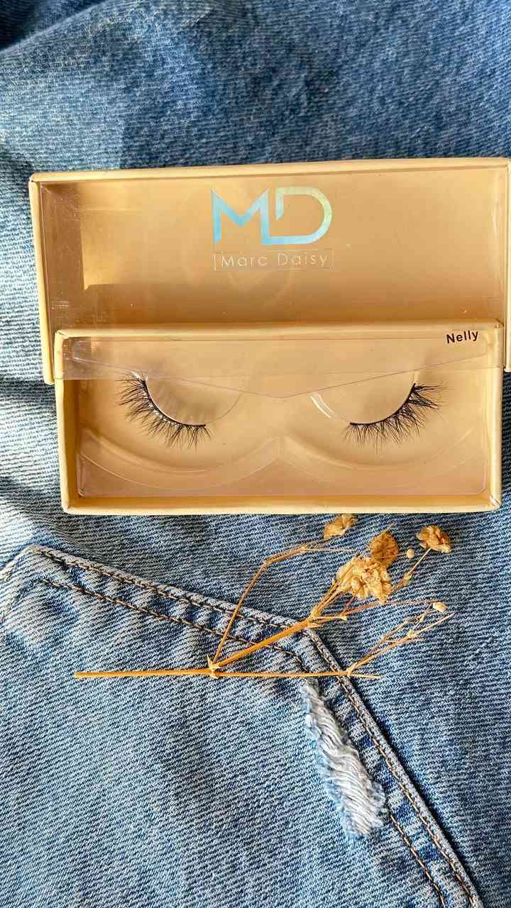 لو تحبين اللوك الطبيعي الناعم، أو تعشقين الكثافة والـ "دراما".. رموش مارك ديزي جتي حتى تخلي عيونج تحچي! 👁️👌
• خفيفة عالعين: متوكع الجفن ولا تضايقج.
• كواليتي يجنن: تكدرين تستخدميها أكثر من مرة.
• موديلات هواية: (Mei, Princess, Eliza...) وكل وحدة أحلى من الثانية.

سعر القطعة 8,000


**إذا كنت صاحب هذا الإعلان وتريد حذفه لأي سبب، رجاءا أرسل رسالة إلى الدعم الفني**