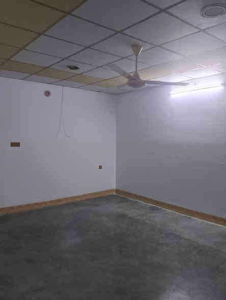 دار للأيجار مساحة/200/مترطابق واحد
عنوان:القادسيةالاولى قرب تقاطع أبوخطاب
محتويات الدار: استقبال،هول،مطبخ،غرفتين نوم 
موقع مميزوشارع تبليط ومجاري وماء حلوو 
أيجاره:٣٢٥ ألف
مطلوب عائلة موظف حصراً 
للأستفسار الاتصال على الأرقام التالية: 
*********** واتس أب
