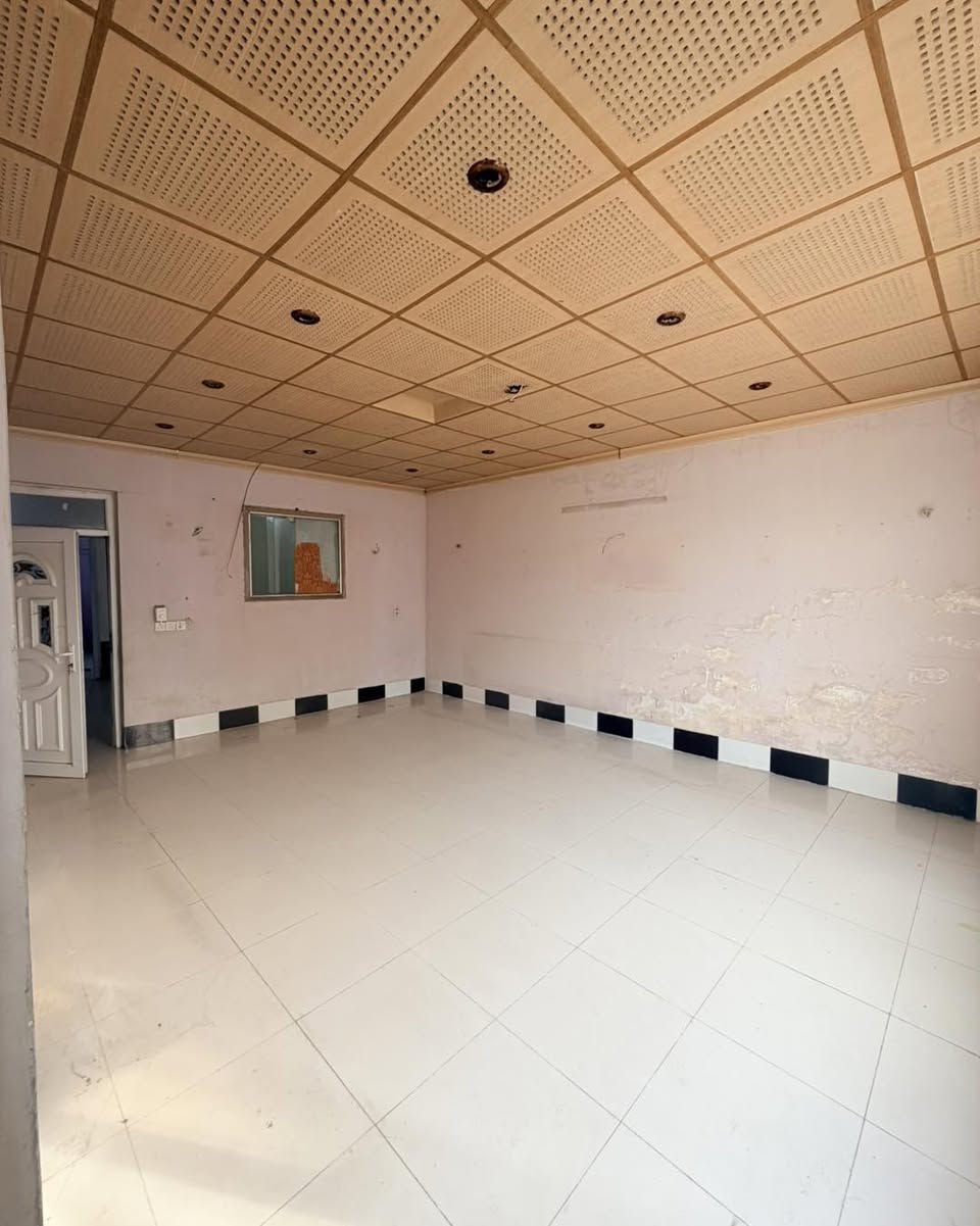 #دار للبيع قاط واحد طابو صرف 
#المساحة 200 متر 
#العنوان 📍روناكي قرب المركز الصحي 
يتكون الدار من (كراج كبير +استقبال+مطبخ+هول+غرفتين نوم+صحيات داخلي وخارجي)
#السعر#مناسب مراسلة الصفحة
‏ الاستفسار أكثر اتصل بالأرقام التالية ☎️
***********
***********
***********
#نستقبل جميع عروضاتكم السكنيه وتجاريه
♦️بإشراف قانوني♦️
