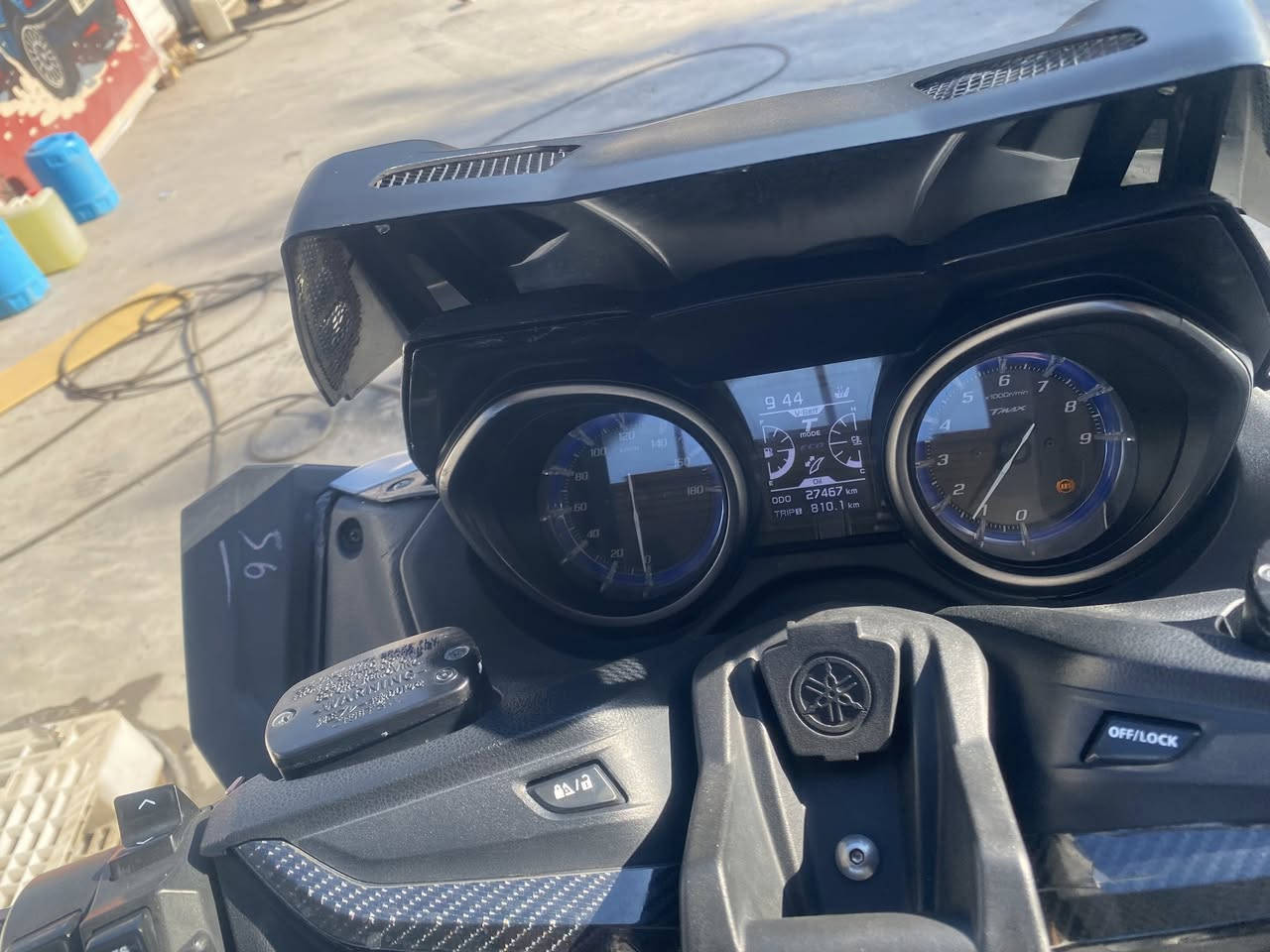 السلام عليكم للبيع تي ماكس
كفاله عامه
 دراجه حلوه وخير من الله 
ماشيه ٢٦ 
مواصفاته معروفه  
نظام Abs
مانع انزلاق 
جامه سلايت 
بصمه تشغيل 
حجم المكينه ٥٦٠
 
موديل ٢٠٢١  
للاستفسار الاتصال***********
