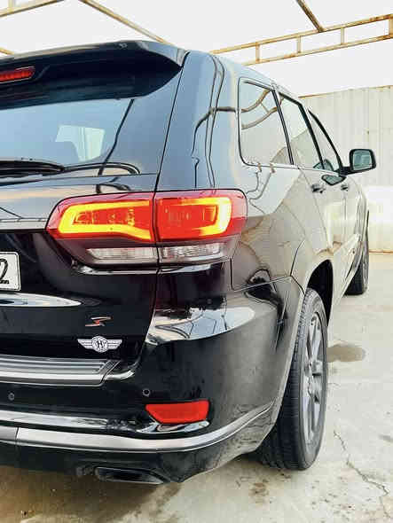 للبيع جيب اكراند شيروكي موديل 2018 وارد امريكي الفئه ..s.. السياره بدون حادث تقريره سرقه قطعه وحده هيه الجاملغ الامامي بدون ايرباك البجم كبس مكينه 3600 فو مواصفات السياره رقم بغداد الدولي انكليزي م *********** صور الحادث بالمنشور
