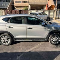 توسان 2019 أمريكي للبيع السعر 16500 وبيها مجال بسيط رقمه أربيل ماشيه 9...