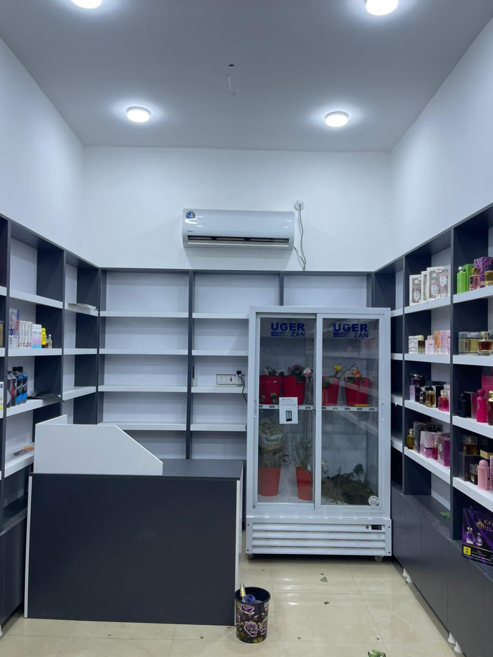 #للبيع ديكور فاترينات عدد 15 قطعة MDF للأستفسار خاص او على الرقم ***********
