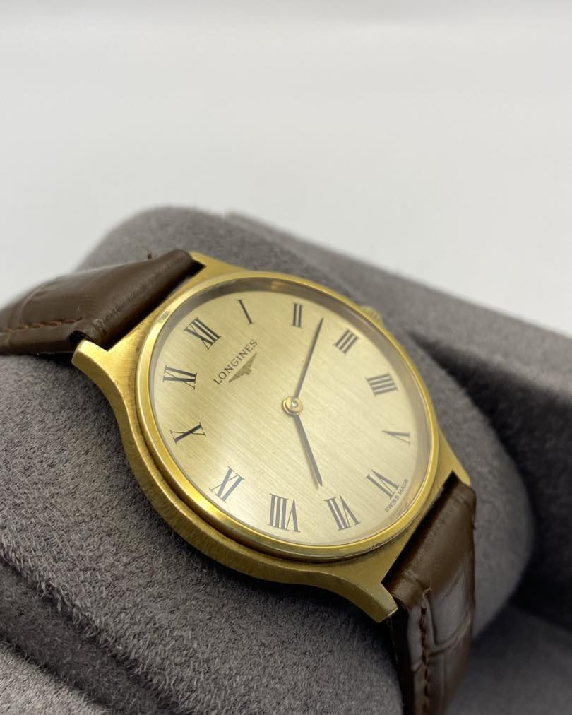 LONGINES 
نصب تكويك 
نظافة مُمتازة 
سير و بوك مستبدل 
قطر ٣٣


**إذا كنت صاحب هذا الإعلان وتريد حذفه لأي سبب، رجاءا أرسل رسالة إلى الدعم الفني**