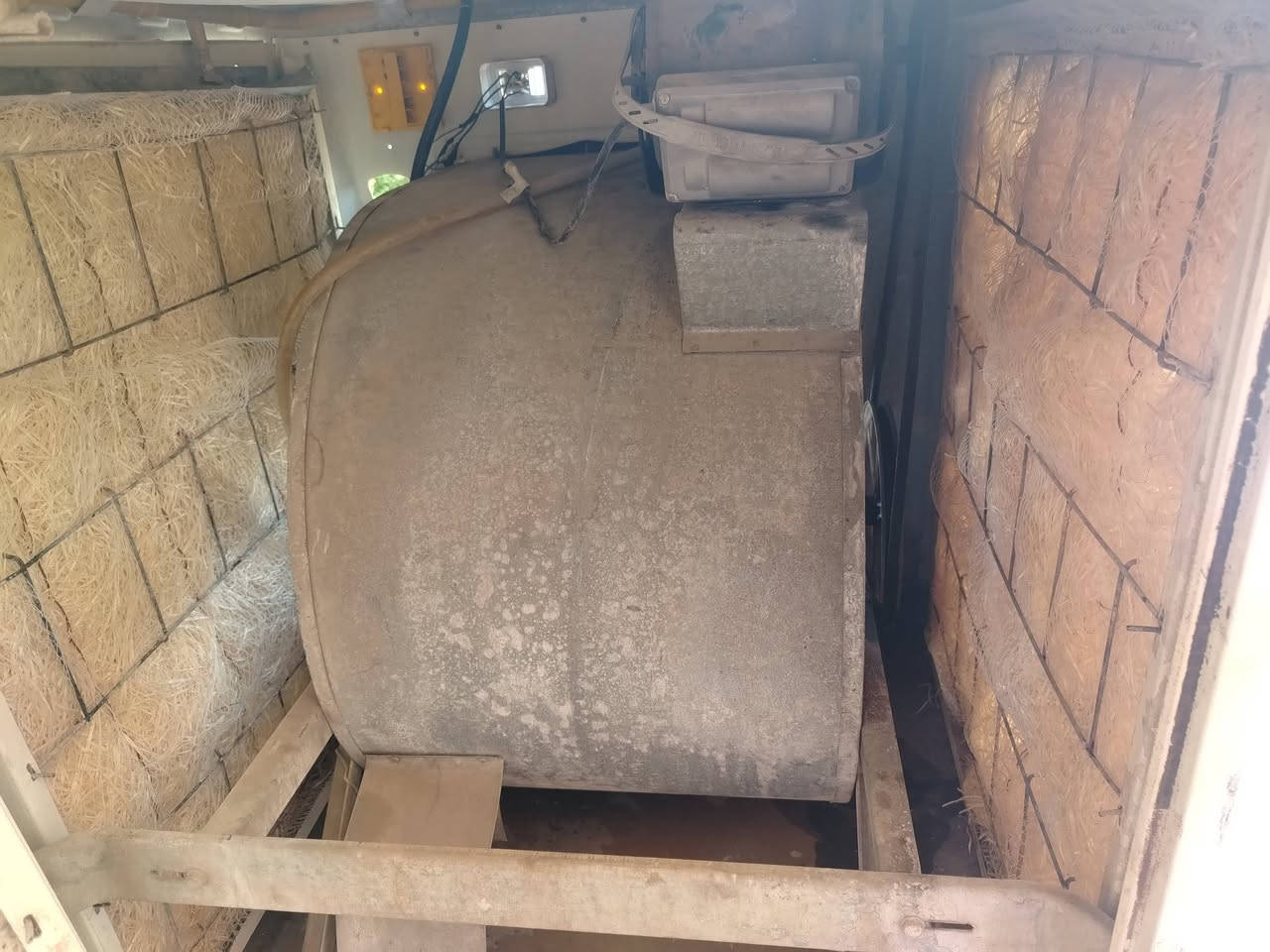 مكلف بالنشر مبرده ٤ونص شرط هواء ثلج وضع شركة سرعتين كلشي شغال بس تخلي ماء بيها خلاص مابيها خيسان او زنجار اهل المولات والمحلات حيل تفيدكم

ماطور سرعتين
واتر بم حجم كبير
عازل حراري
حلفه او سعف جديد ما مستخدم
السعر ٢٠٠

***********
