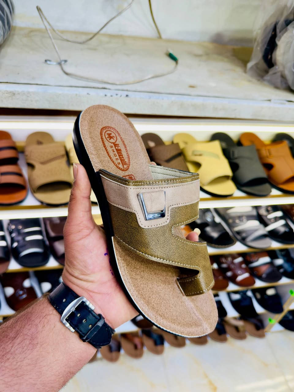 تنزيلات.. جملة فقط لايوجد مفرد.. انسب الأسعار 
شحاطة رجالي ولادي طفل درجة اولى. تركي 
سعر الدرزن الرجالي 32 الف.. 
قياس 40 الى 45.. 
سعر الدرزن الولادي 27 الف. فقط كف
قياس 30 الى 35.. 
سعر الدرزن الطفل 27 الف.. 
قياس 24 الى 29... 
🚛يوجد توصيل لجميع المحافظات.


**إذا كنت صاحب هذا الإعلان وتريد حذفه لأي سبب، رجاءا أرسل رسالة إلى الدعم الفني**