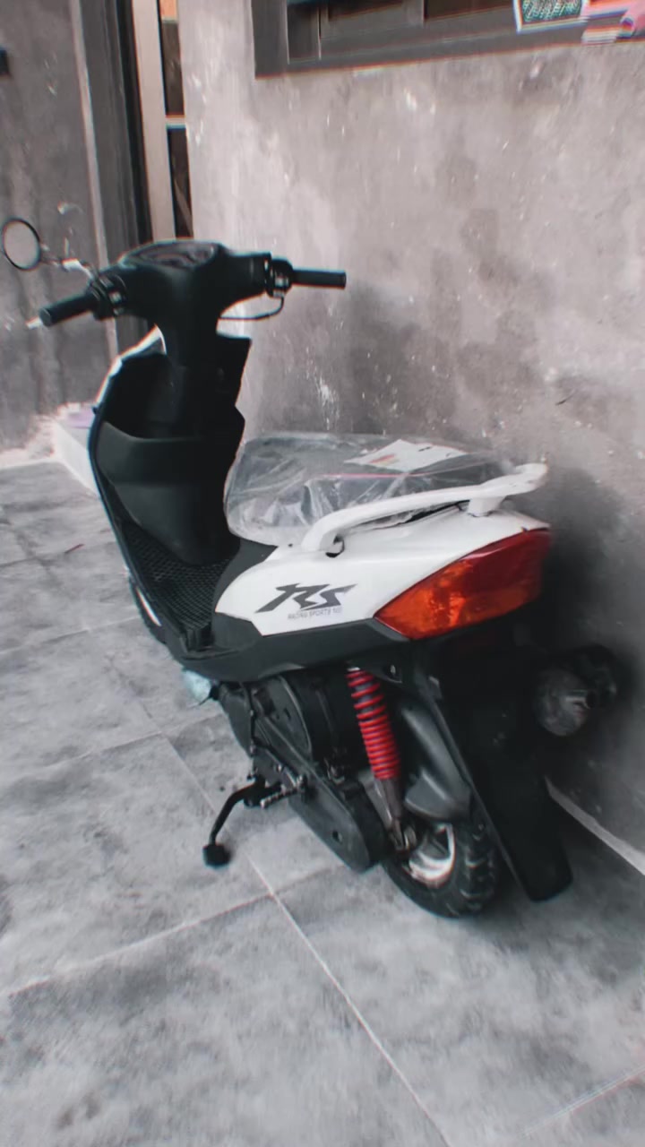 السلام عليكم ماكس عدله للبيع
الدراجه مزودة بوشه ٥٥ 

سلف هندر شغاله 

شلعه ومعدل 

بيها كلج امامي مزود 

للمراسله خاص او *********** 
السعر ٧٠٠ وبيها مجال قليل المو شراي لا يتعبني .
