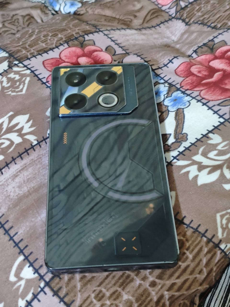 جهاز GT20 pro جهاز غني عن التعريف بس جماعت الالعاب يعرفوا
شاشة144 هيرتز / ذ256 /رام12+12 / معالج8200 دايمنسيتي وجماعت التصوير يفيدهم!!

مكفول من كلشي فقط اكو هذه الكسر الصغيرة واضحة بصورة وممأثرة ابدا 

يجي مع جهاز شاحن120 واط السعر 269 الف وبي مجال بسيط للطيبين 

الرقم ***********
