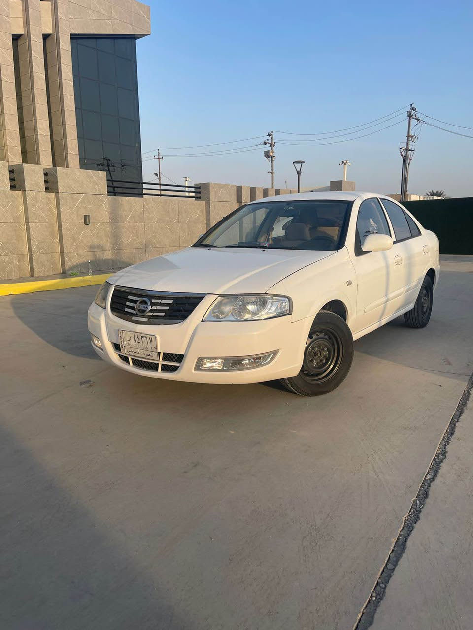 سلام عليكم … 

نيسان سني مديل 2012 . 

رقم بصره مشروع وطني 

السياره جاهزه من كلشي ماناقصهه شي 

بيهه صبغ باب + جاملغ خلفي 

السعر 95 بيهه مجال بسيط 
مكان السياره بصره 
*********** البصرة, العراق
