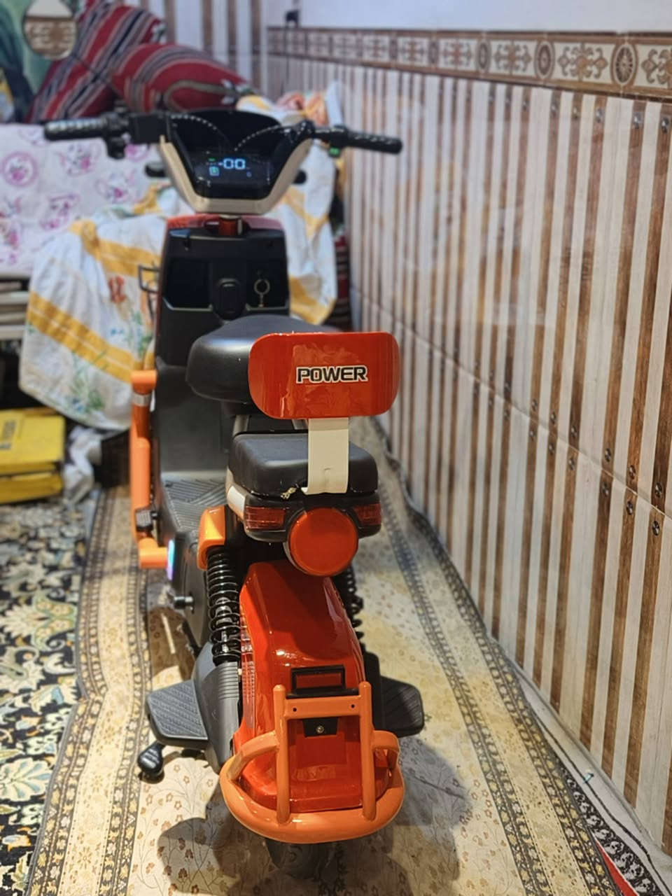 مكلف النشر دراجه شحن جديده كلش السعر 475 بطاريات 5 فول ومكفول اتصل ودلل ***********
