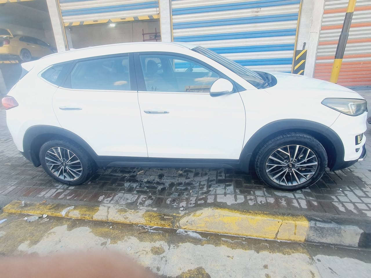 توسان خليجي الكاصد موديل 19 باسمي مكفوله بيه كارت بارد كد اربع اصابع ماشيه 119 التواصل ع الرقم ***********
