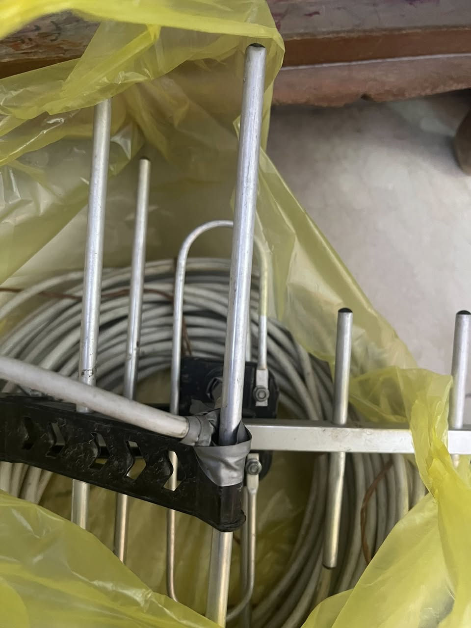 شبكة نجوم الرابعة كامله مستعمله شهرين للبيع سعره ٤٠ الف مكاني بغداد بلديات *********** السعر ٤٠ الف
