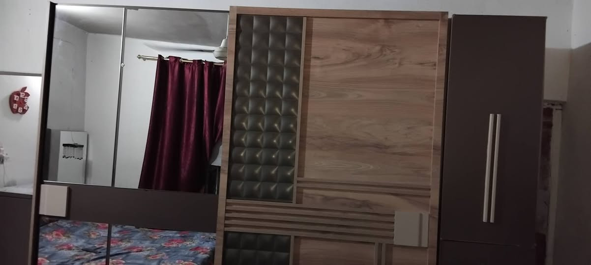 توجد لدي غرفه نوم للبيع العنوان الشرطه الخامسه الشارع المصطفى الاستفسار عن هذا رقمي ***********
