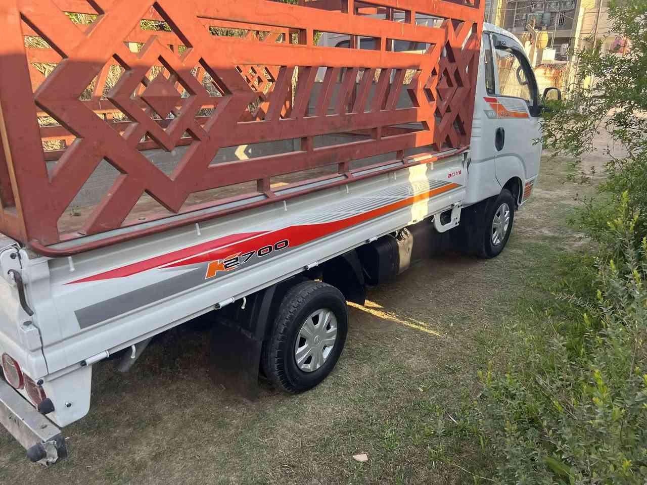 السلام عليكم كيه موديل 12 محرك 2700 رقم بغداد نكليزي سنويه جديدة 31 السيارة جاهزة للعمل محرك وكير وكسن وشاصي كفاله تخم تاير جديد ماشيه 260 الف عنوان بغداد حي الامين السعر 100 يعني دفتر وبيها مجال بصيط *********** شرط التحويل سنويه بسمي
