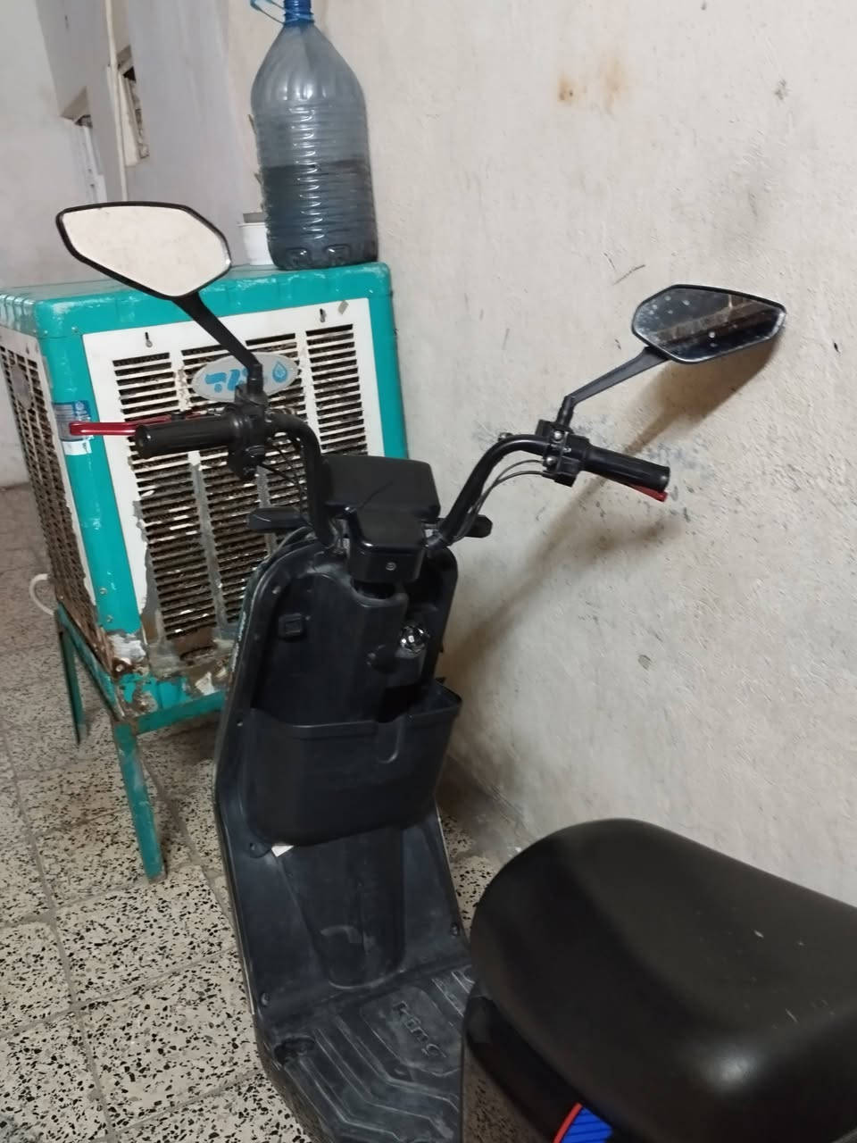 سلام عليكم دراجه شحن نضيفه بطاريات فول الله شاهد اروح بيه يوميه البياع ورايده ٣٥٠وبيه مجال وهاذه رقمي 

***********وبيه وتساب المكان حريه دولعي
