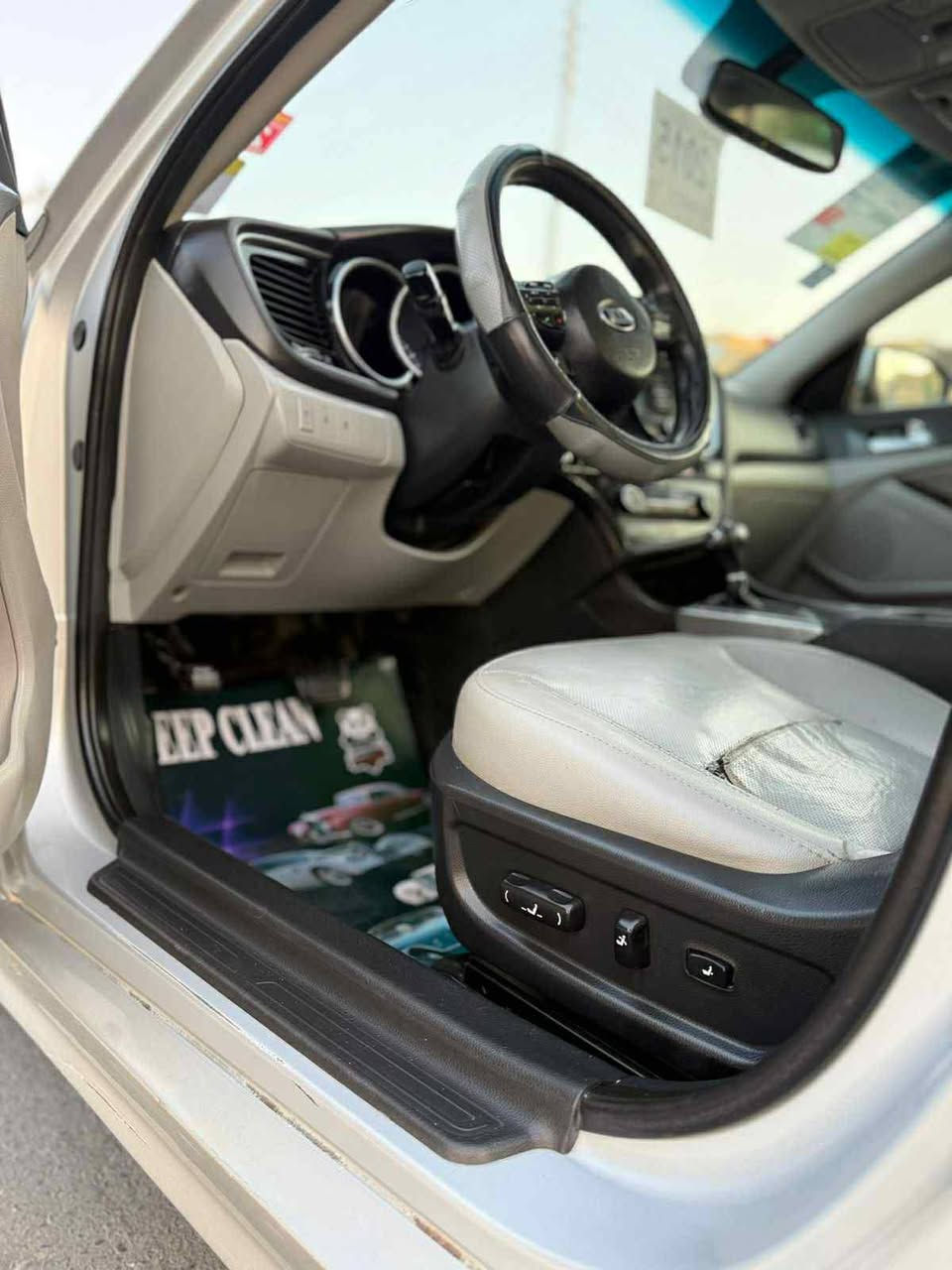 كيه اوبتيما للبيع مريكي بيه بس جاملغ وبنيد 
مكينه 2400 كفله من الفتح وتنقيص والخير
تبريد ثلج امامي وخلفية
رقمه ذي قار 
حساسات كامره اصليه 
سياره واحد عل وحد 

موديل 15
فول مواصفات 
بصمه فتحه 
مكانه ناصريه ناحيته الفضليه 
سعر 128 وبيه مجال قليل 
***********
