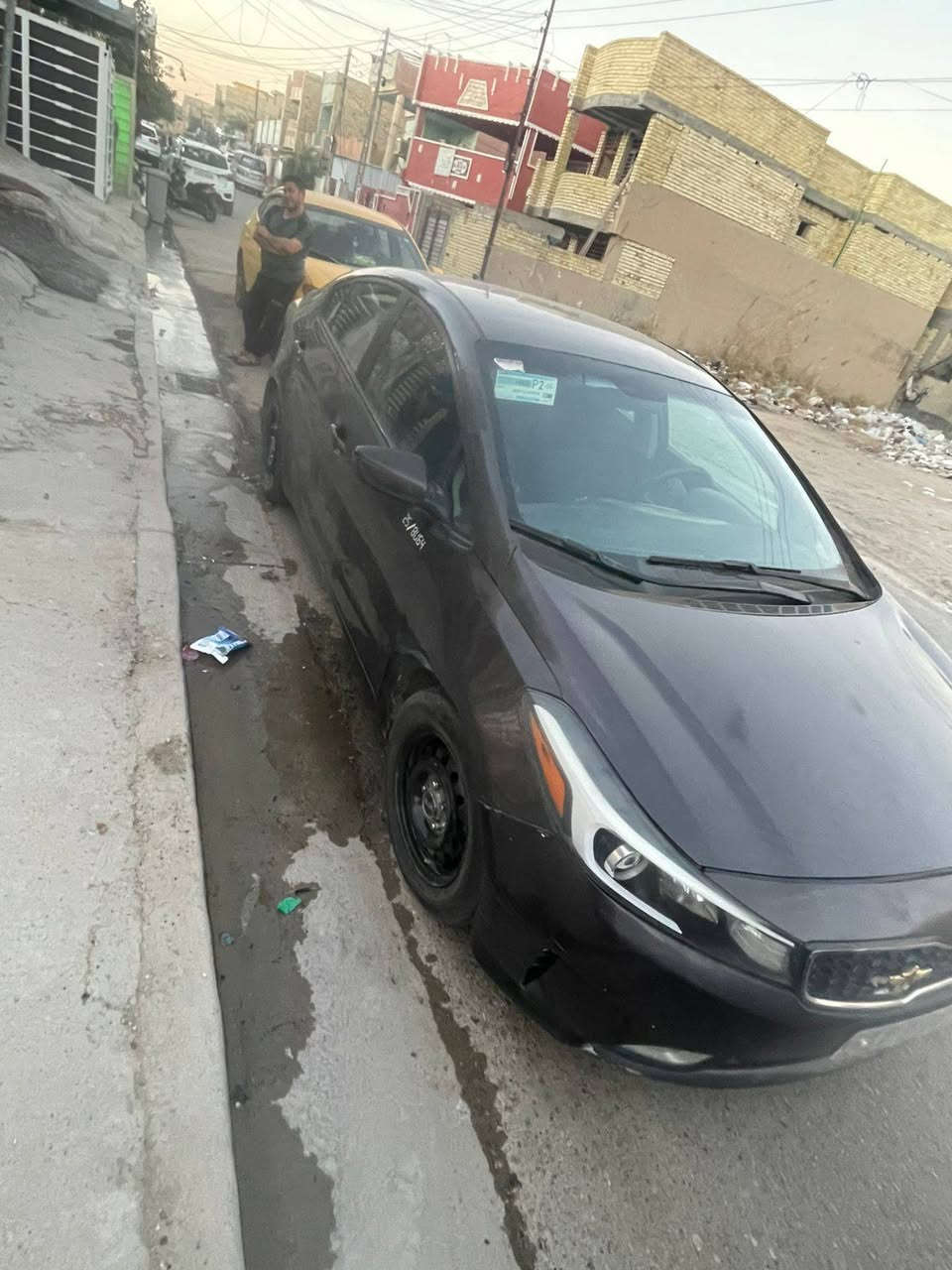 فورتي 17 بنيد وجملغ ضربت مريكه صبعين من لغد  دواخل مكينه وكير
مكان السيارة بغداد الحسينيه سعر 105 وبيها مجال تخم تاير صدرجديد 
***********
